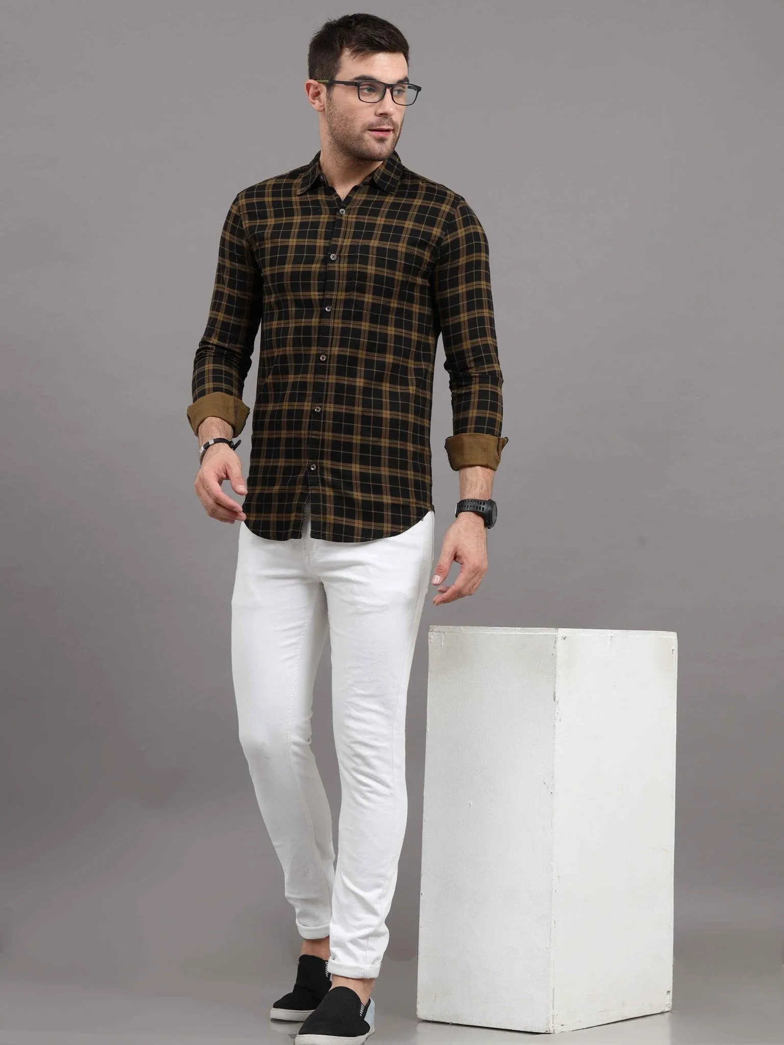 Checkered Cut Away Collar Casual Shirt