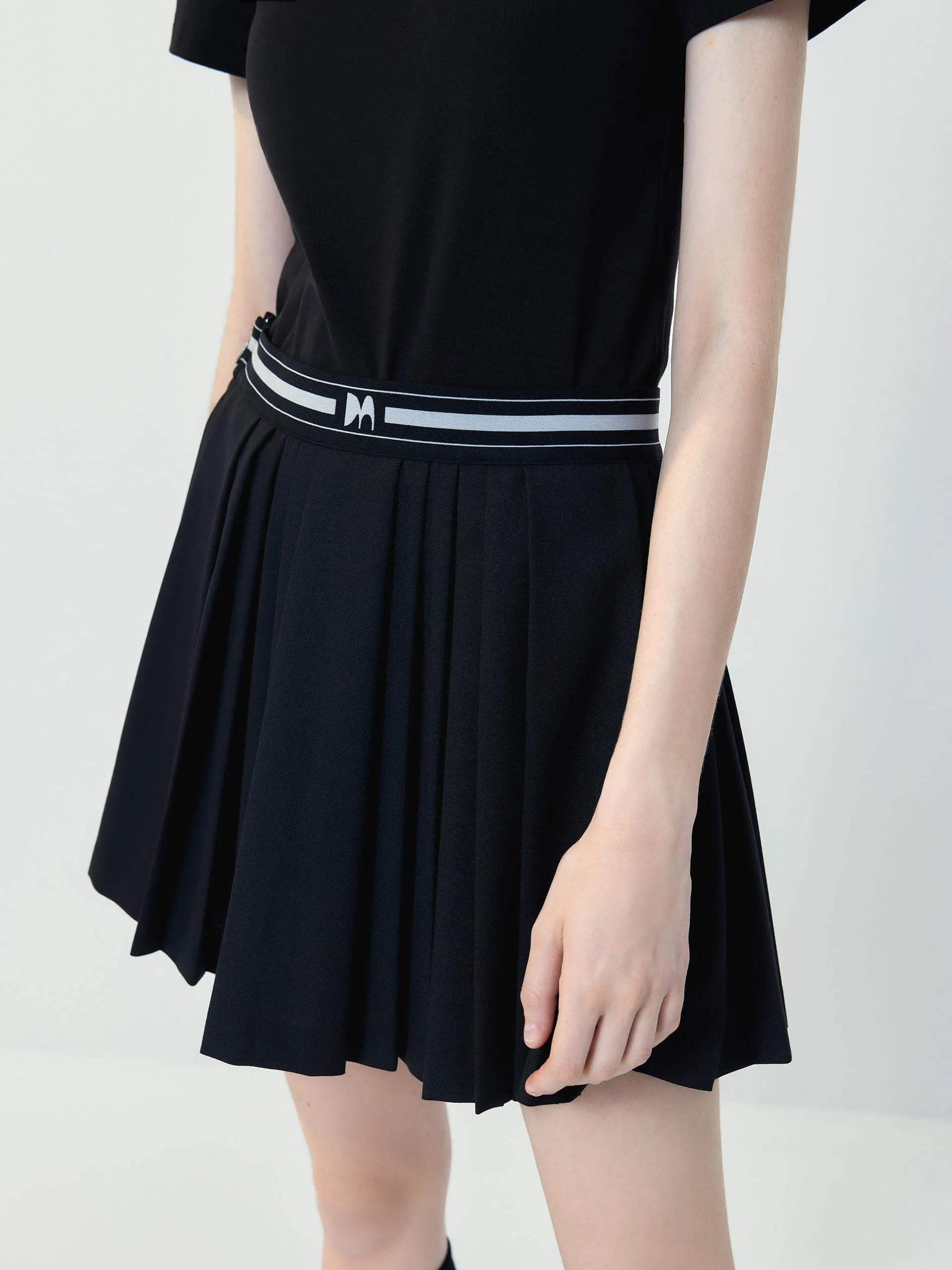 Elasticated Waist Pleated Skirt