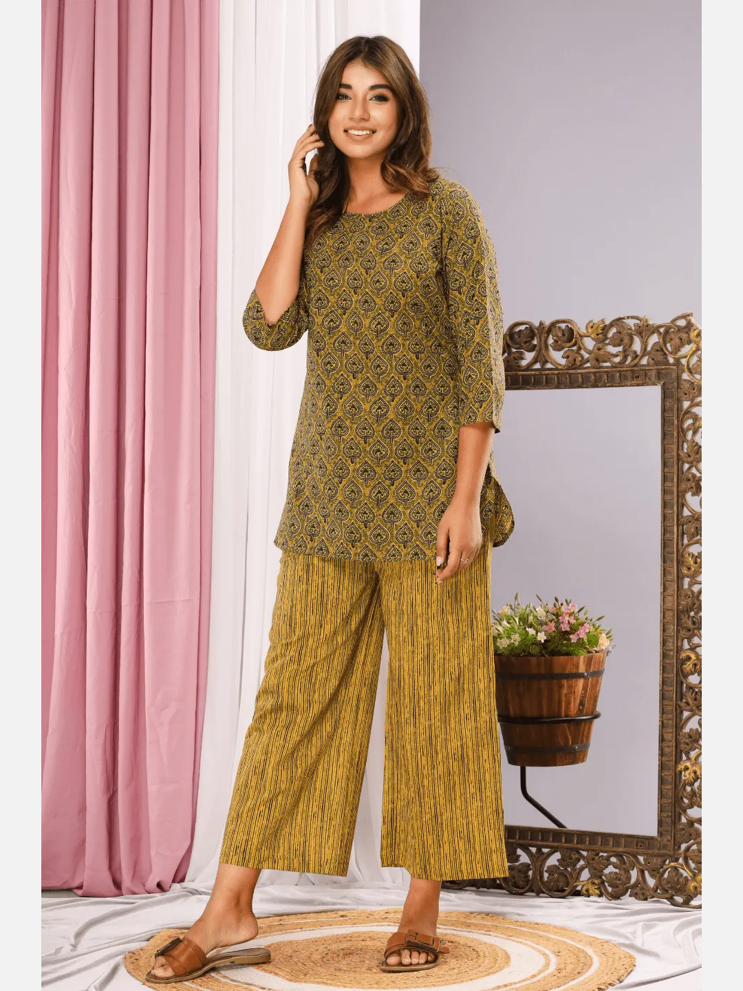 Green Paan Cotton Loungewear